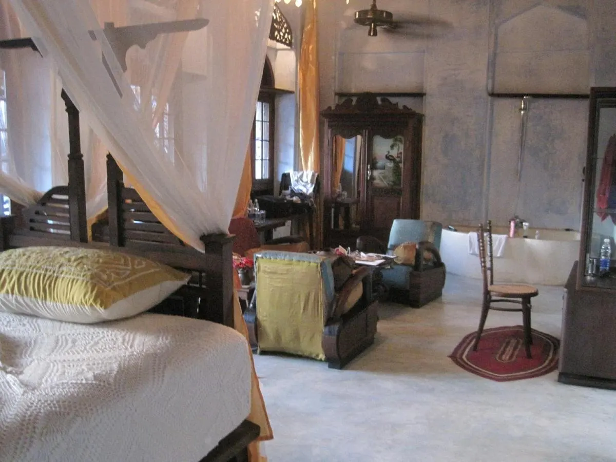 Emerson Spice Hotel