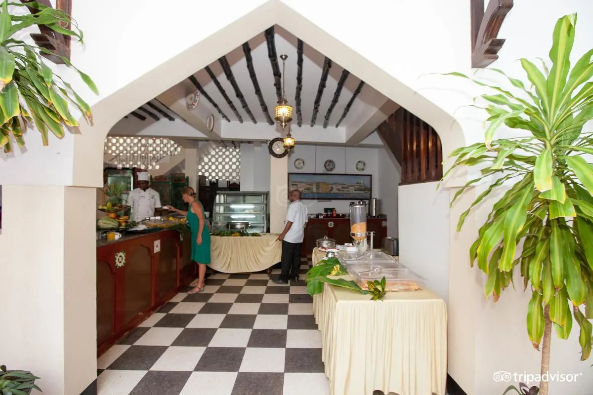 Dhow Palace Hotel